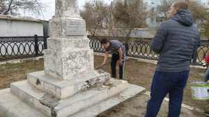 Астраханские поисковики привели в порядок еще одну Братскую могилу по ул. Керченской, ст.Трусова